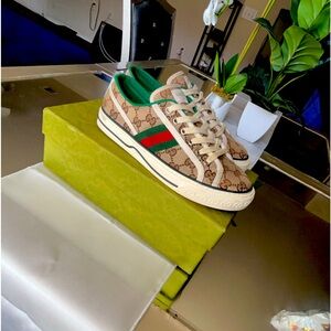 Gucci shoes
